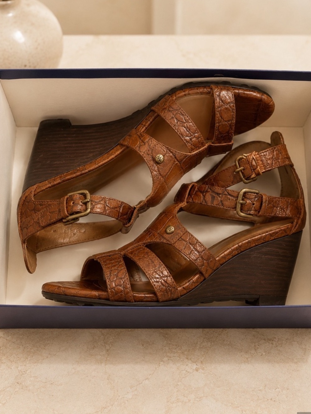 Stuart Weitzman Walnut Croco Leather Wedge Sandals 8.5M - Picture 2 of 9